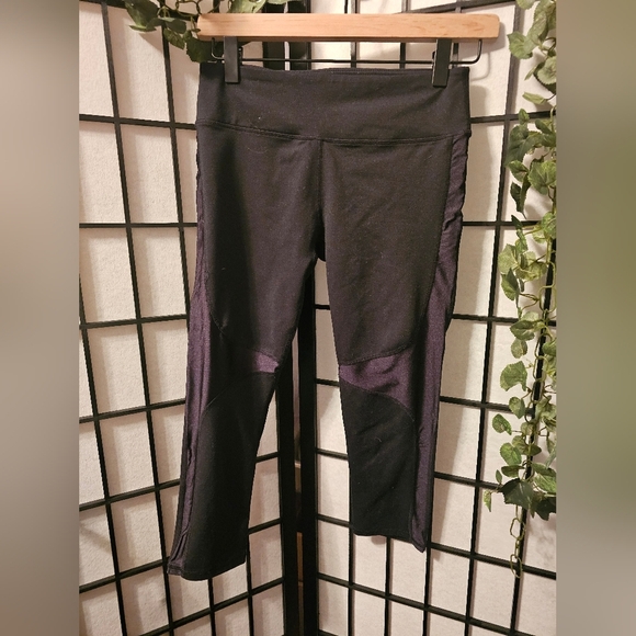 Fabletics Black Capri Leggings Size XS - Picture 2 of 5